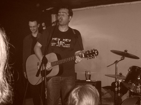 On January 27th 2006 The Validators (without Frankie Machine) played at The Grapes in Sheffield